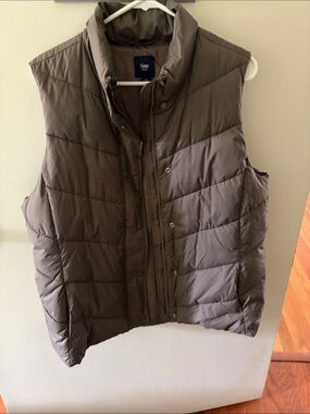 GAP Quilted Puffer Vest (XL)